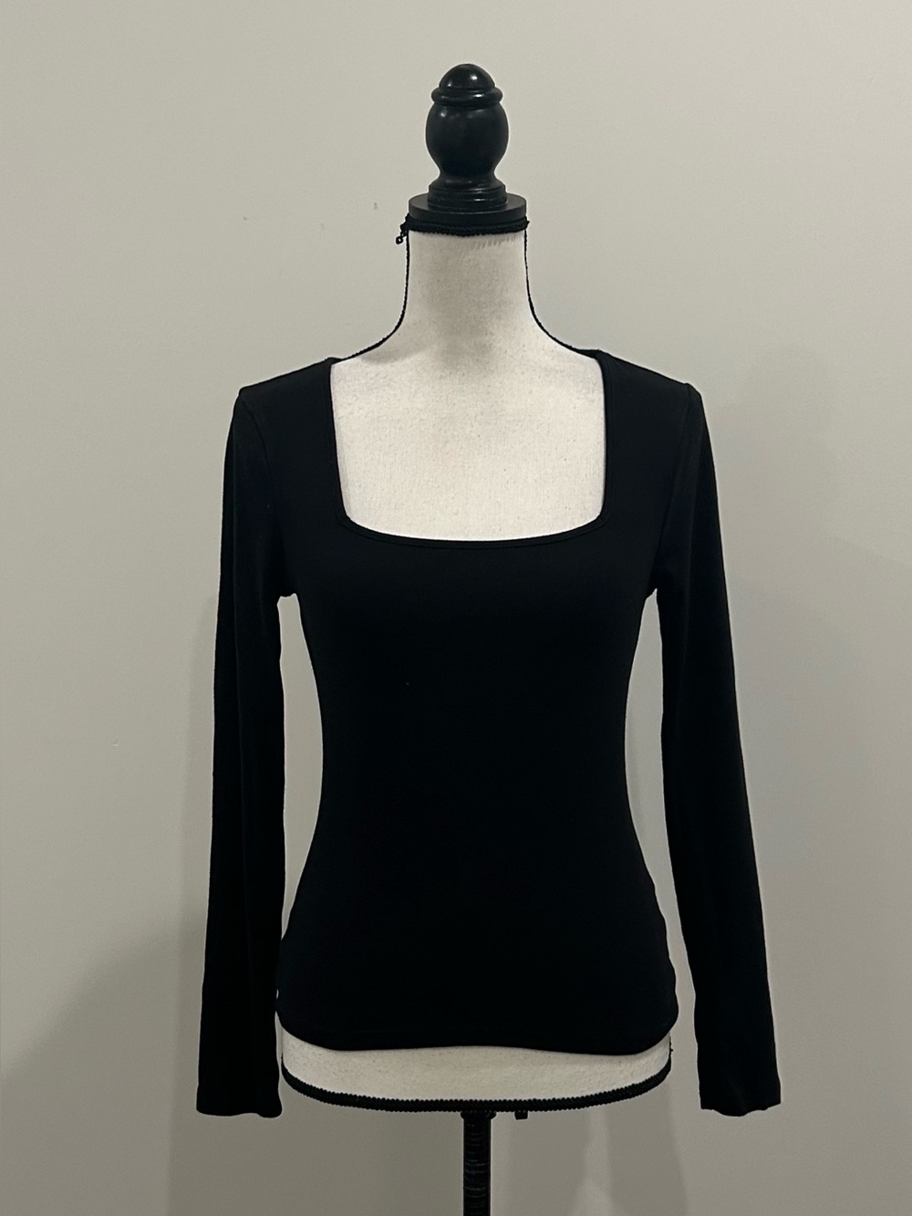 Double Zero Square Neck Minimalist Top
